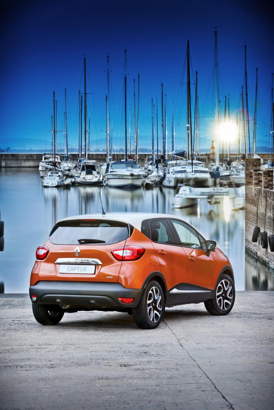  Renault Captur 2015 года  (ZA) (фото 2 из 14)